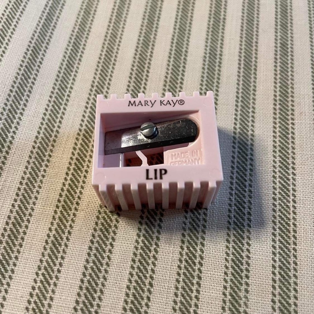 MARY KAY VINTAGE LIP LINER PENCIL SHARPENER